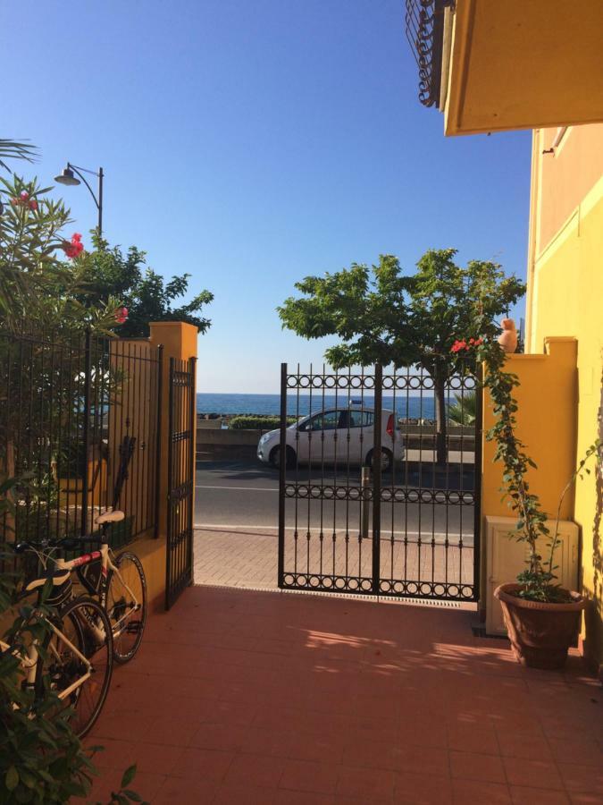 Bistrot Del Mare Leilighet Santo Stefano al Mare Eksteriør bilde