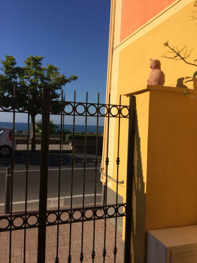 Bistrot Del Mare Leilighet Santo Stefano al Mare Eksteriør bilde